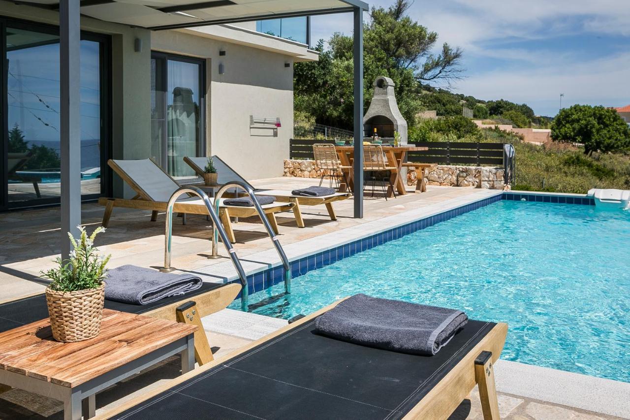 Villa Sea Front Spathíon Exteriér fotografie