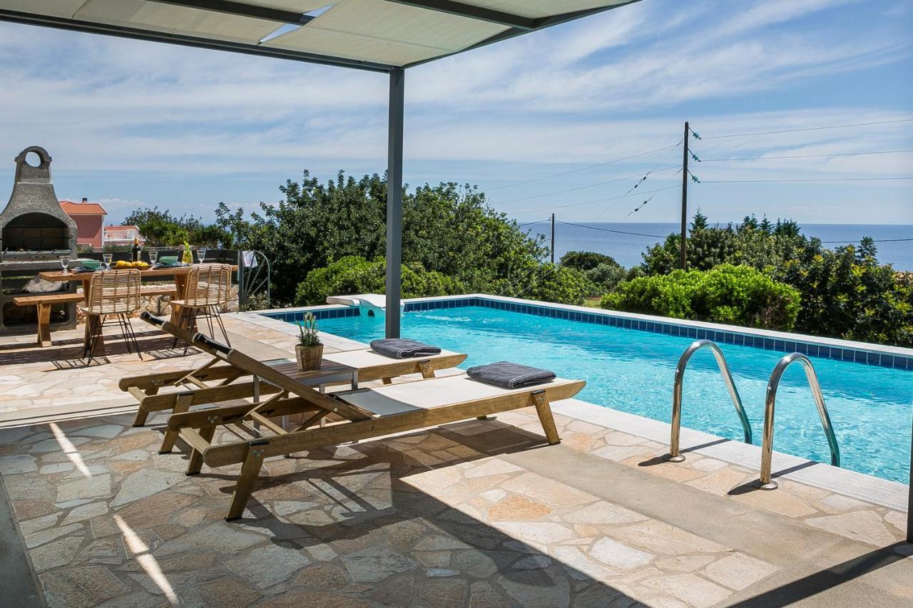 Villa Sea Front Spathíon Exteriér fotografie